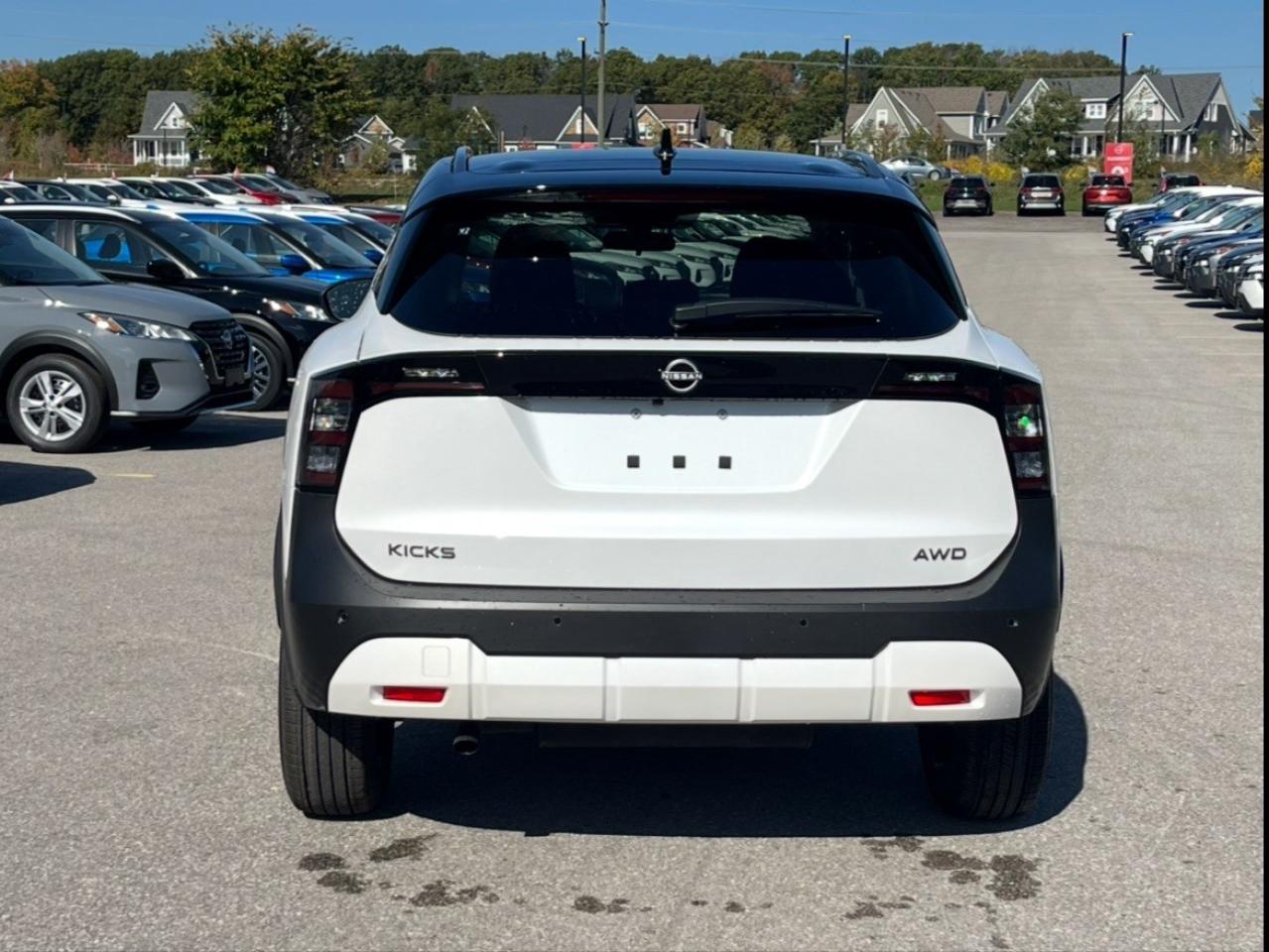 2026 Nissan Kicks SR AWD Photo