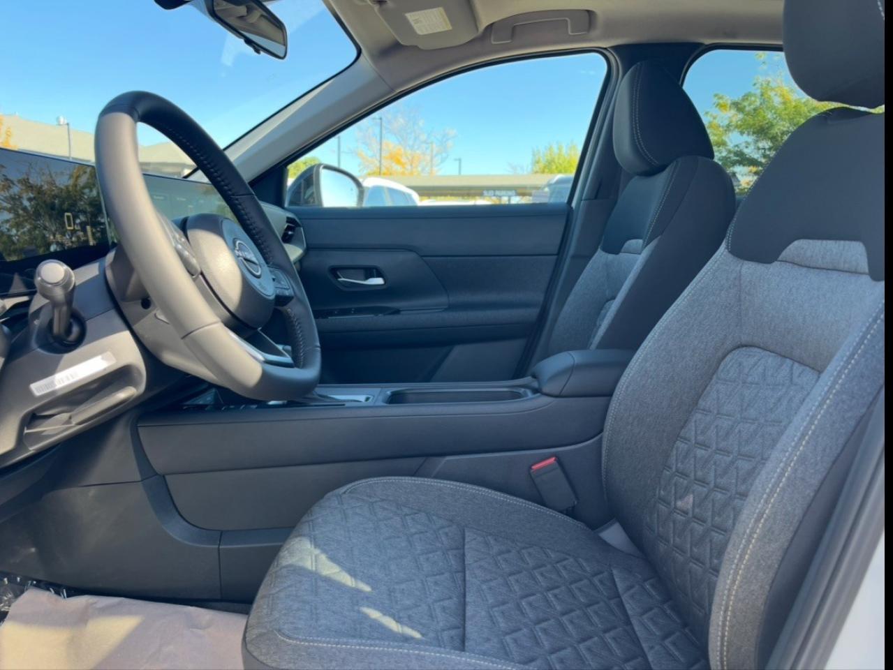 2026 Nissan Kicks SR AWD Photo