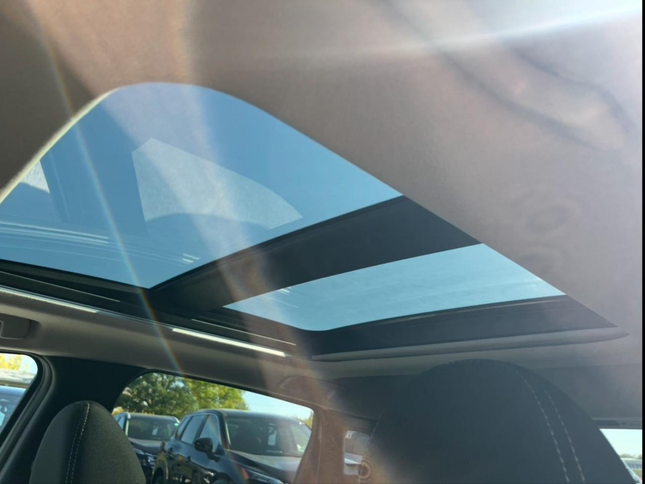 2026 Nissan Kicks SR AWD Photo