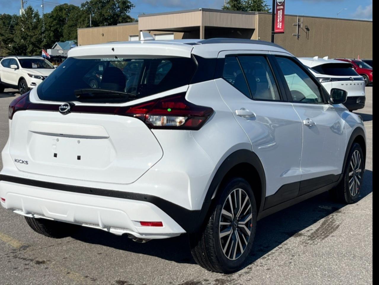 2025 Nissan Kicks Play SV FWD Photo