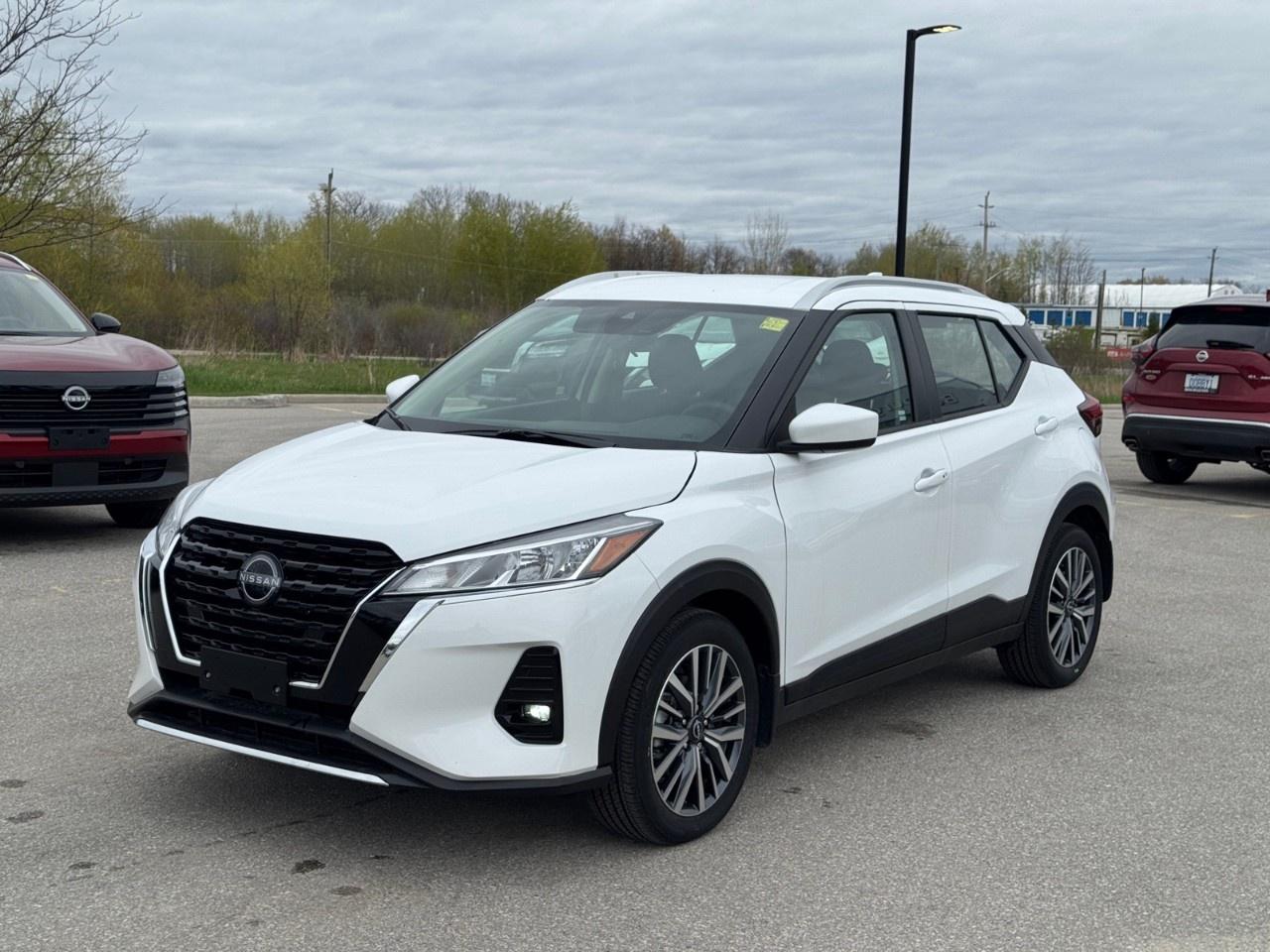 2025 Nissan Kicks Play SV FWD Photo