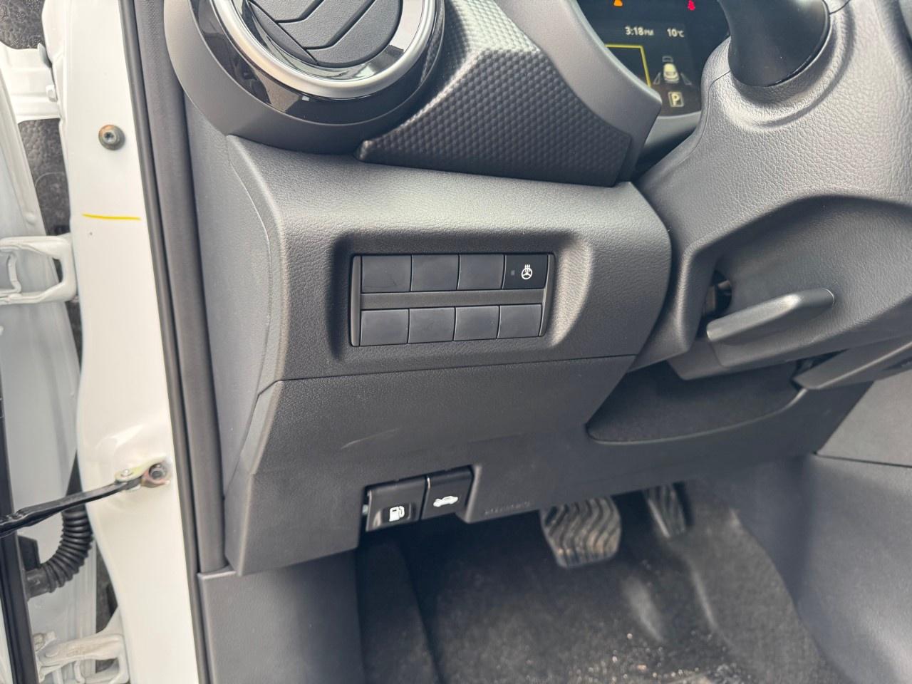 2025 Nissan Kicks Play SV FWD Photo