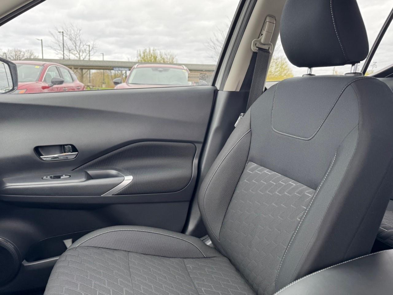 2025 Nissan Kicks Play SV FWD Photo