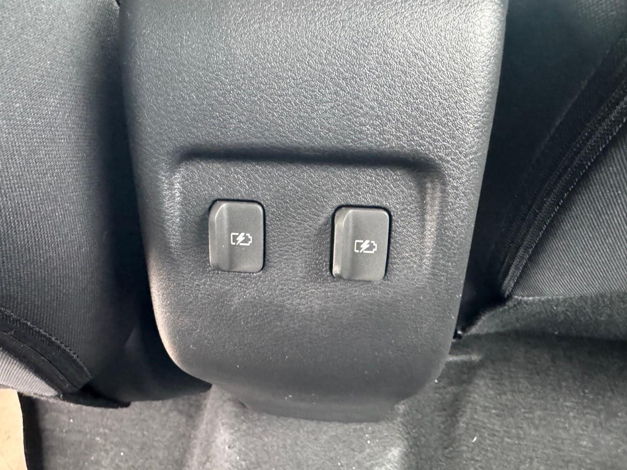 2025 Nissan Kicks Play SV FWD Photo