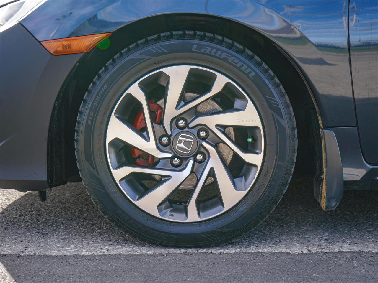 2019 Honda Civic EX | NO ACCIDENTS | SUNROOF | LANE WATCH Photo