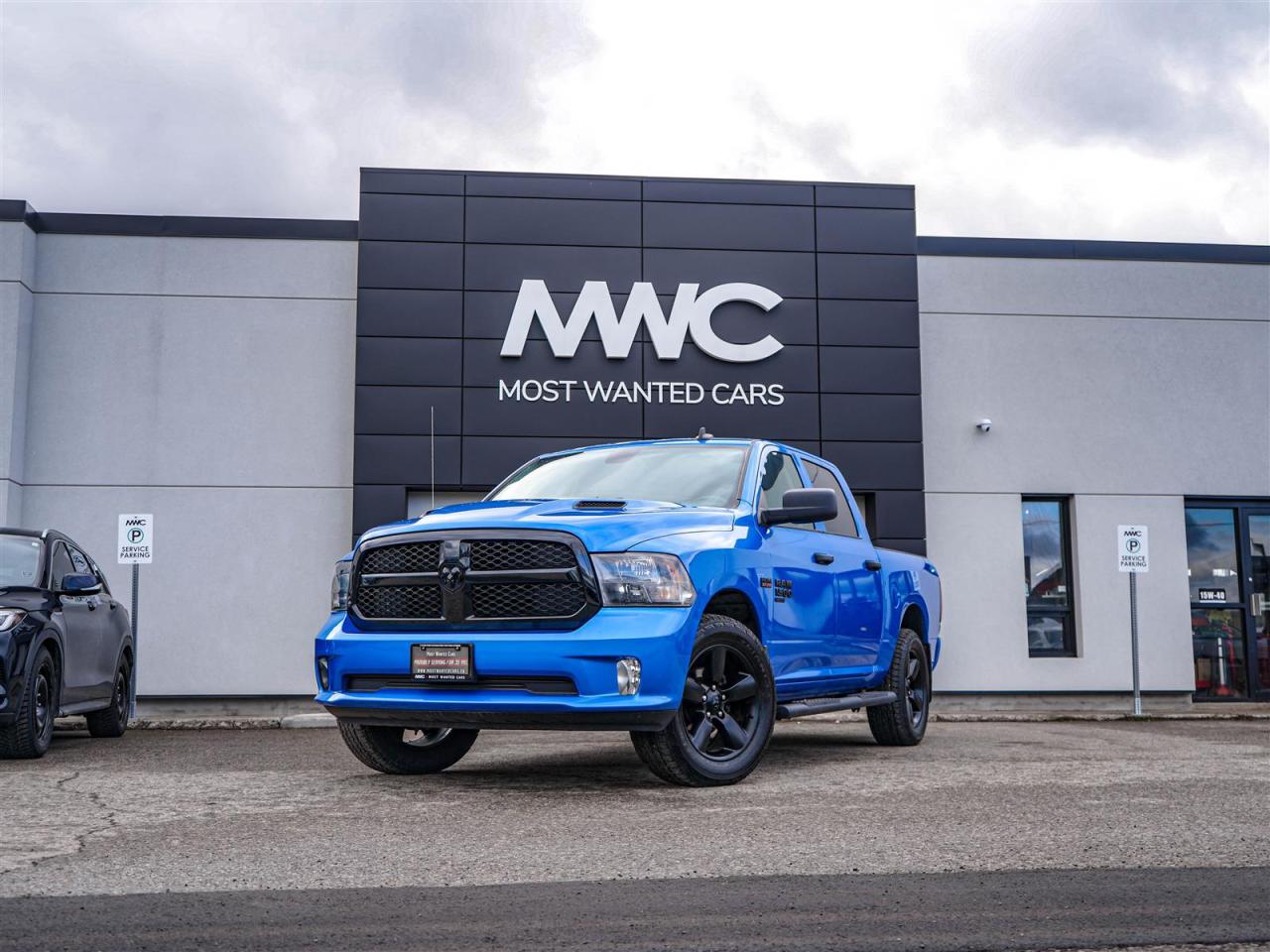 2022 RAM 1500 Classic EXPRESS CREW CAB 4X4 | 5.7L HEMI V8 | NIGHT PKG | SUB ZERO PKG Photo0