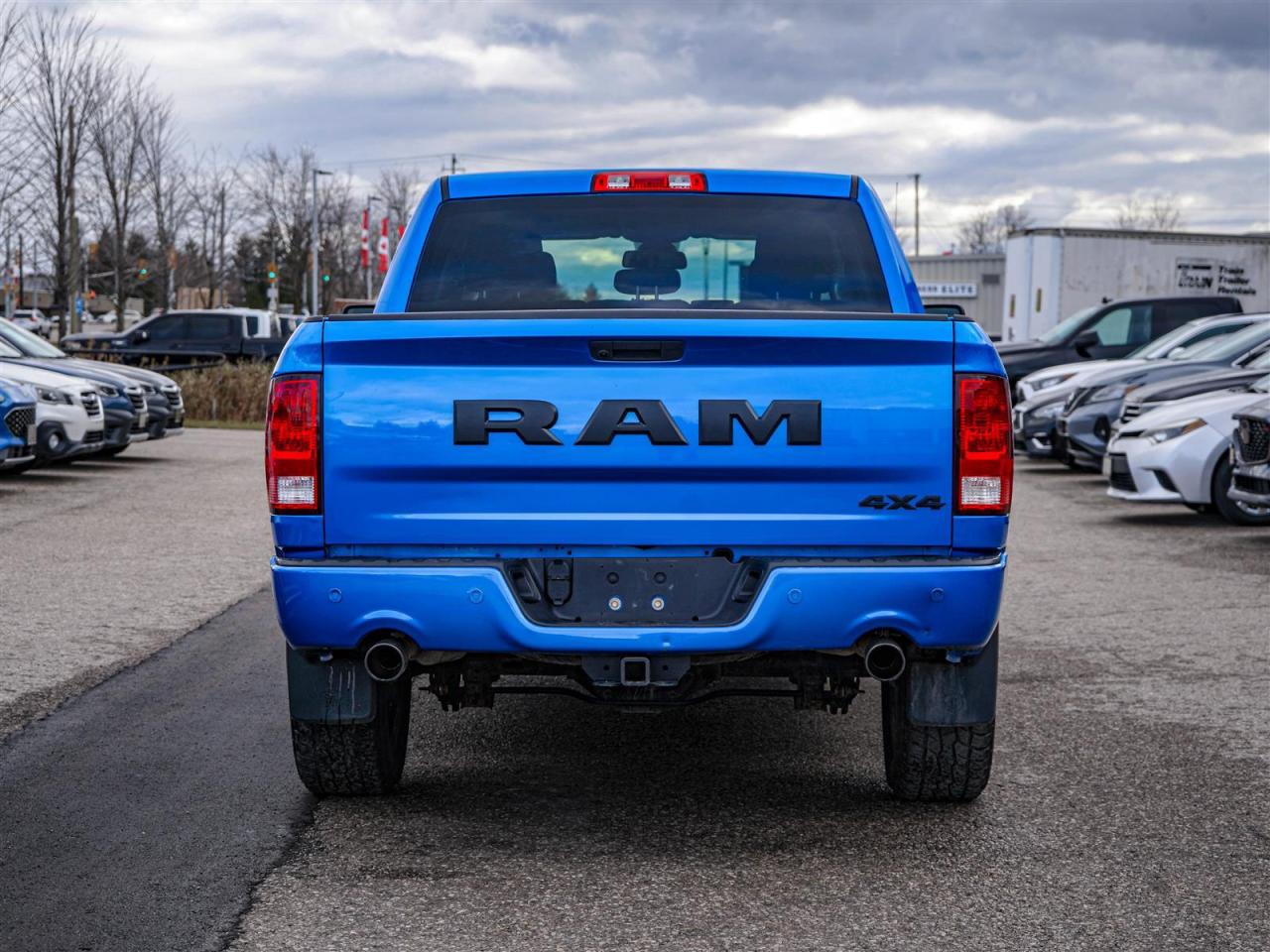 2022 RAM 1500 Classic EXPRESS CREW CAB 4X4 | 5.7L HEMI V8 | NIGHT PKG | SUB ZERO PKG Photo