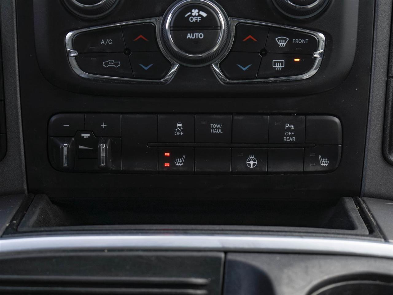 2022 RAM 1500 Classic EXPRESS CREW CAB 4X4 | 5.7L HEMI V8 | NIGHT PKG | SUB ZERO PKG Photo