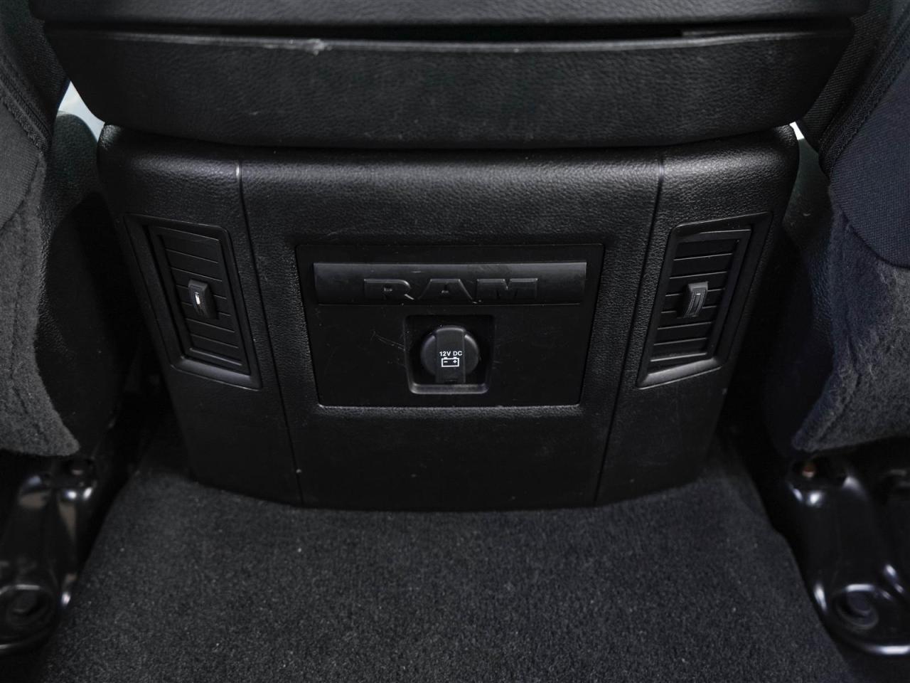 2022 RAM 1500 Classic EXPRESS CREW CAB 4X4 | 5.7L HEMI V8 | NIGHT PKG | SUB ZERO PKG Photo