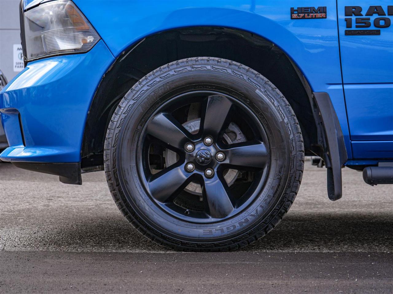 2022 RAM 1500 Classic EXPRESS CREW CAB 4X4 | 5.7L HEMI V8 | NIGHT PKG | SUB ZERO PKG Photo