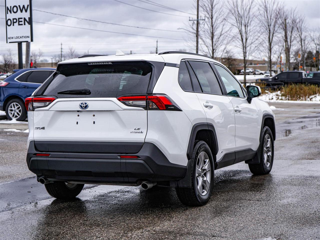 2022 Toyota RAV4 HYBRID LE AWD | NO ACCIDENTS | 10 SERVICE RECORDS Photo