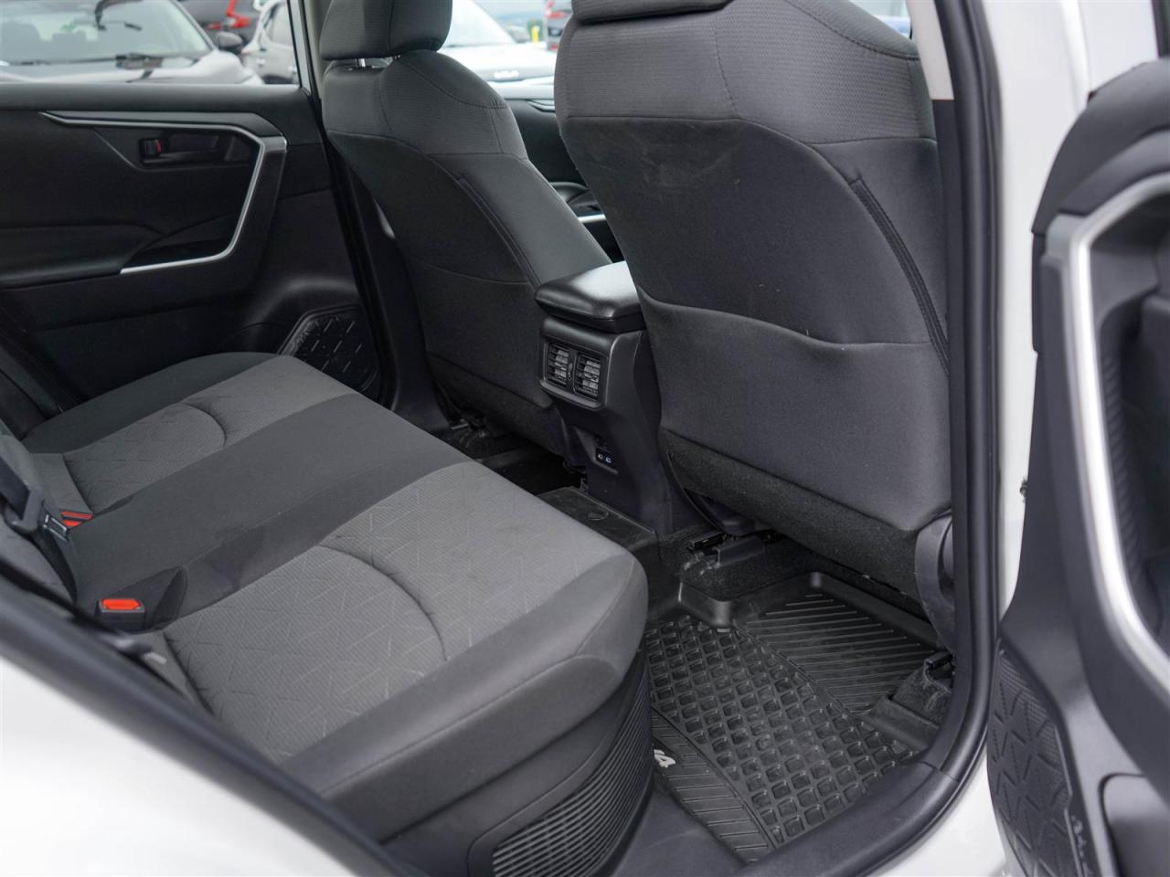 2022 Toyota RAV4 HYBRID LE AWD | NO ACCIDENTS | 10 SERVICE RECORDS Photo