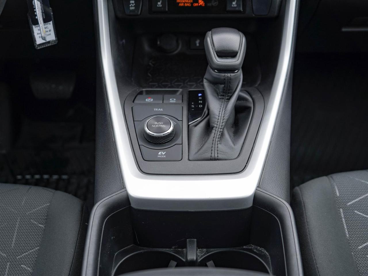 2022 Toyota RAV4 HYBRID LE AWD | NO ACCIDENTS | 10 SERVICE RECORDS Photo