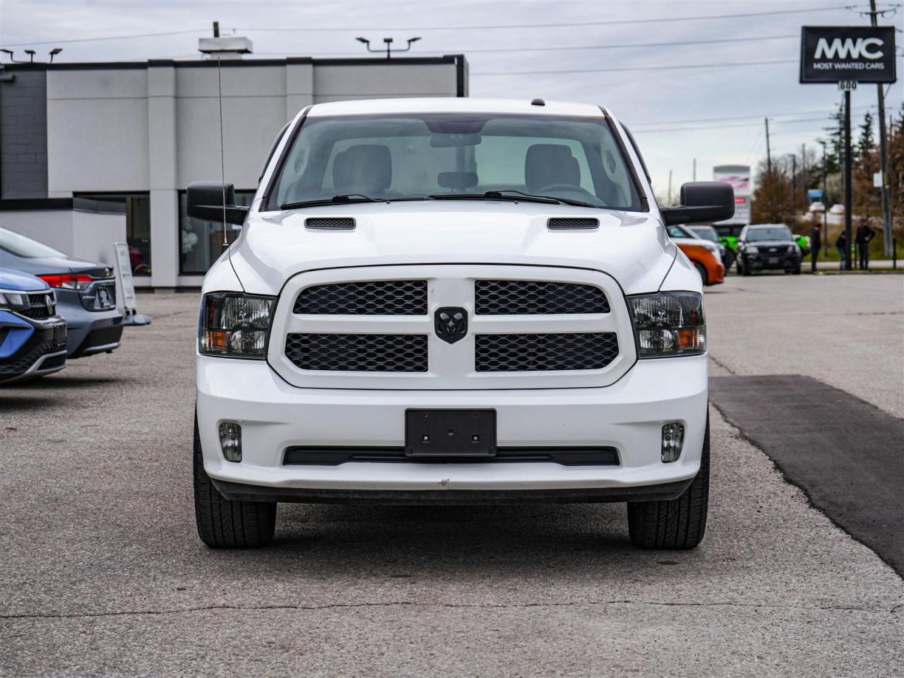 2019 RAM 1500 Classic EXPRESS CREW CAB 4X4 | 5.7 HEMI V8 | NO ACCIDENTS Photo2