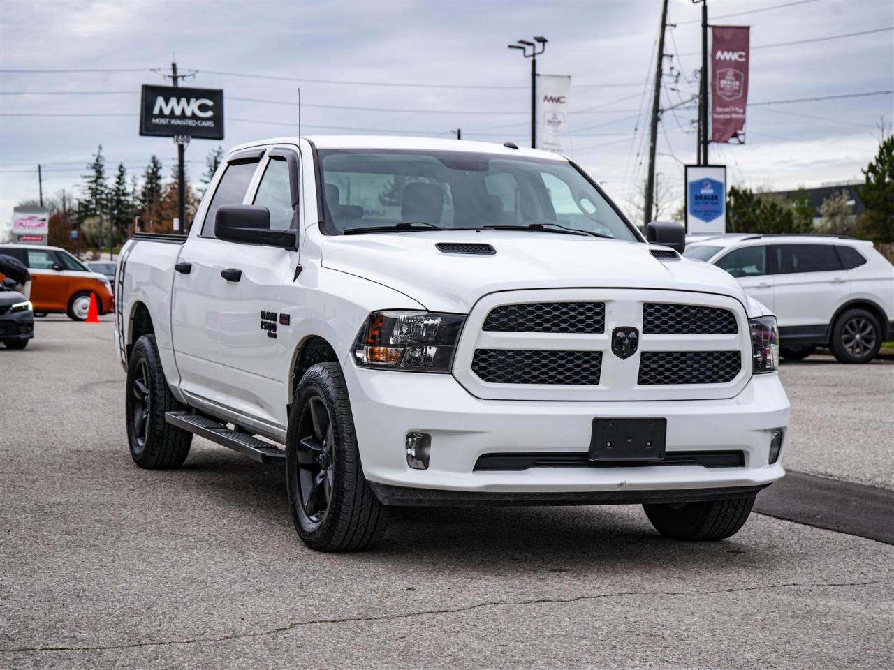 2019 RAM 1500 Classic EXPRESS CREW CAB 4X4 | 5.7 HEMI V8 | NO ACCIDENTS Photo