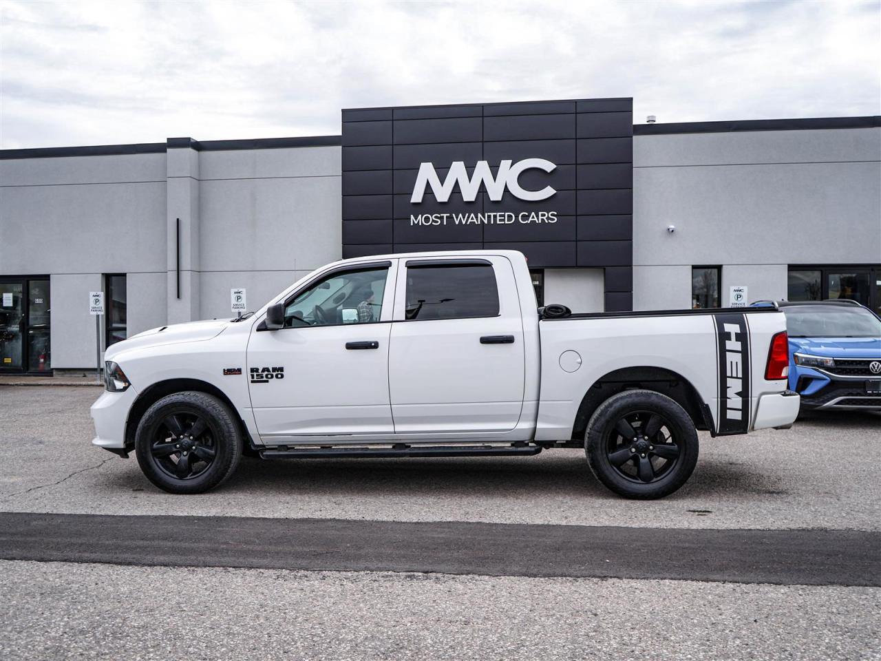 2019 RAM 1500 Classic EXPRESS CREW CAB 4X4 | 5.7 HEMI V8 | NO ACCIDENTS Photo