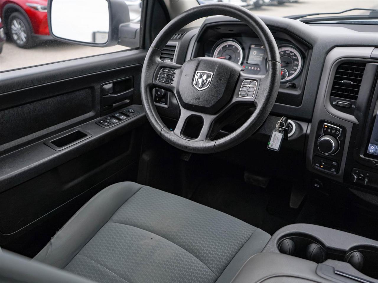 2019 RAM 1500 Classic EXPRESS CREW CAB 4X4 | 5.7 HEMI V8 | NO ACCIDENTS Photo