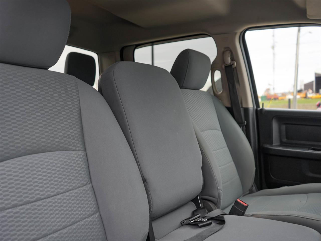 2019 RAM 1500 Classic EXPRESS CREW CAB 4X4 | 5.7 HEMI V8 | NO ACCIDENTS Photo