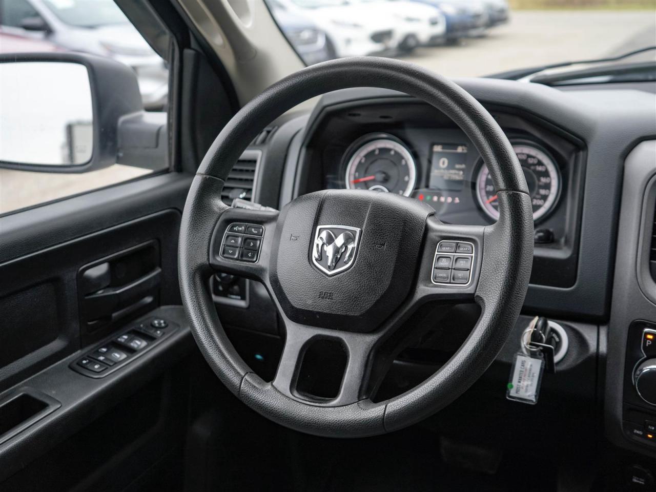 2019 RAM 1500 Classic EXPRESS CREW CAB 4X4 | 5.7 HEMI V8 | NO ACCIDENTS Photo