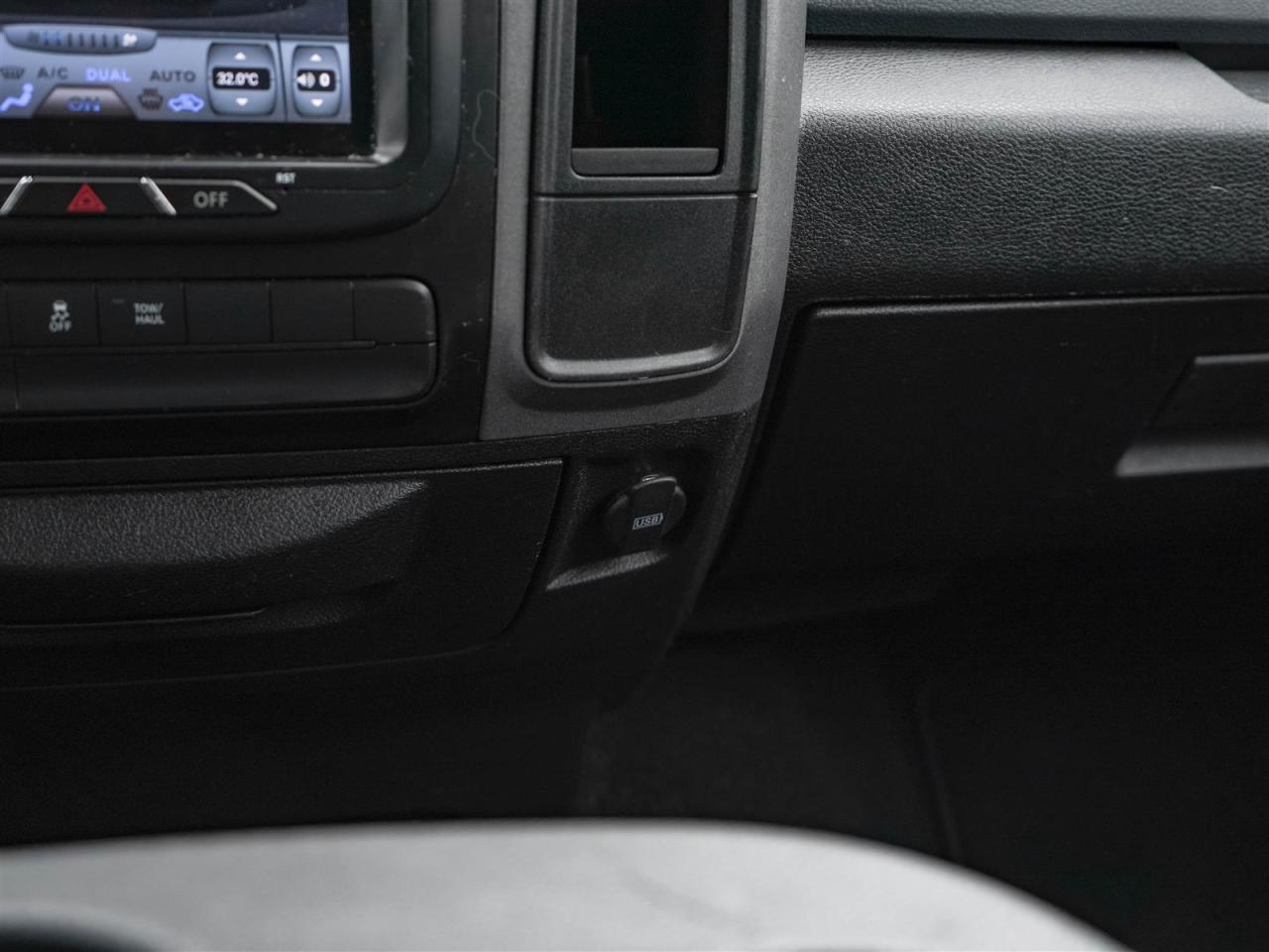 2019 RAM 1500 Classic EXPRESS CREW CAB 4X4 | 5.7 HEMI V8 | NO ACCIDENTS Photo