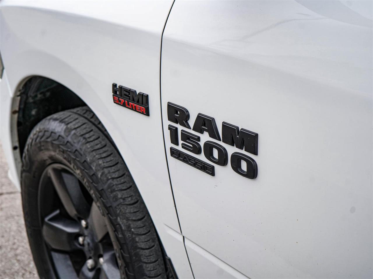 2019 RAM 1500 Classic EXPRESS CREW CAB 4X4 | 5.7 HEMI V8 | NO ACCIDENTS Photo