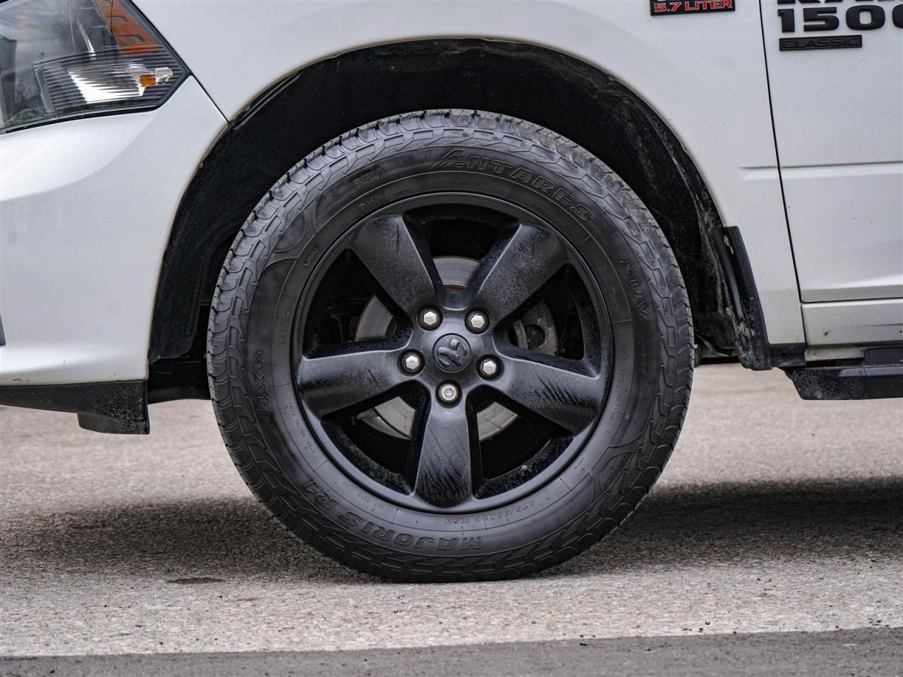 2019 RAM 1500 Classic EXPRESS CREW CAB 4X4 | 5.7 HEMI V8 | NO ACCIDENTS Photo