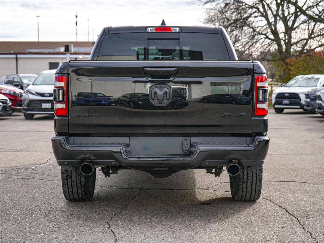 2023 RAM 1500 CREW 5.7L | SPORT LEVEL 2 | LEATHER | NIGHT EDITION | Photo