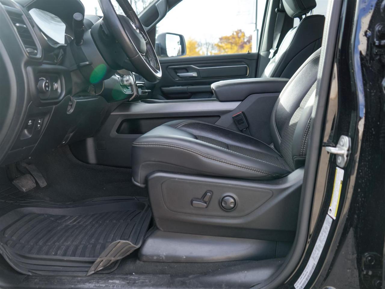 2023 RAM 1500 CREW 5.7L | SPORT LEVEL 2 | LEATHER | NIGHT EDITION | Photo