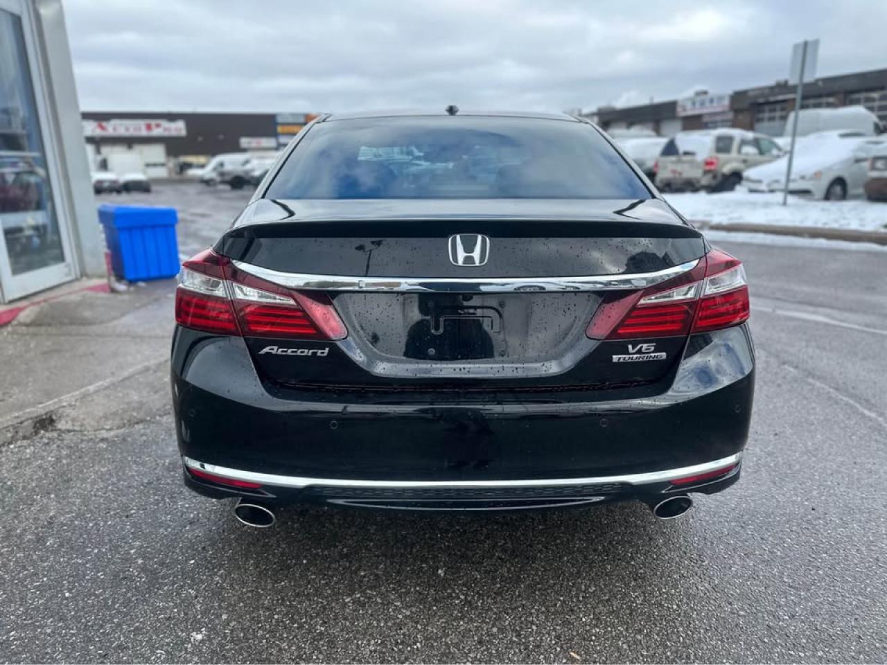 2017 Honda Accord Touring V6 Photo