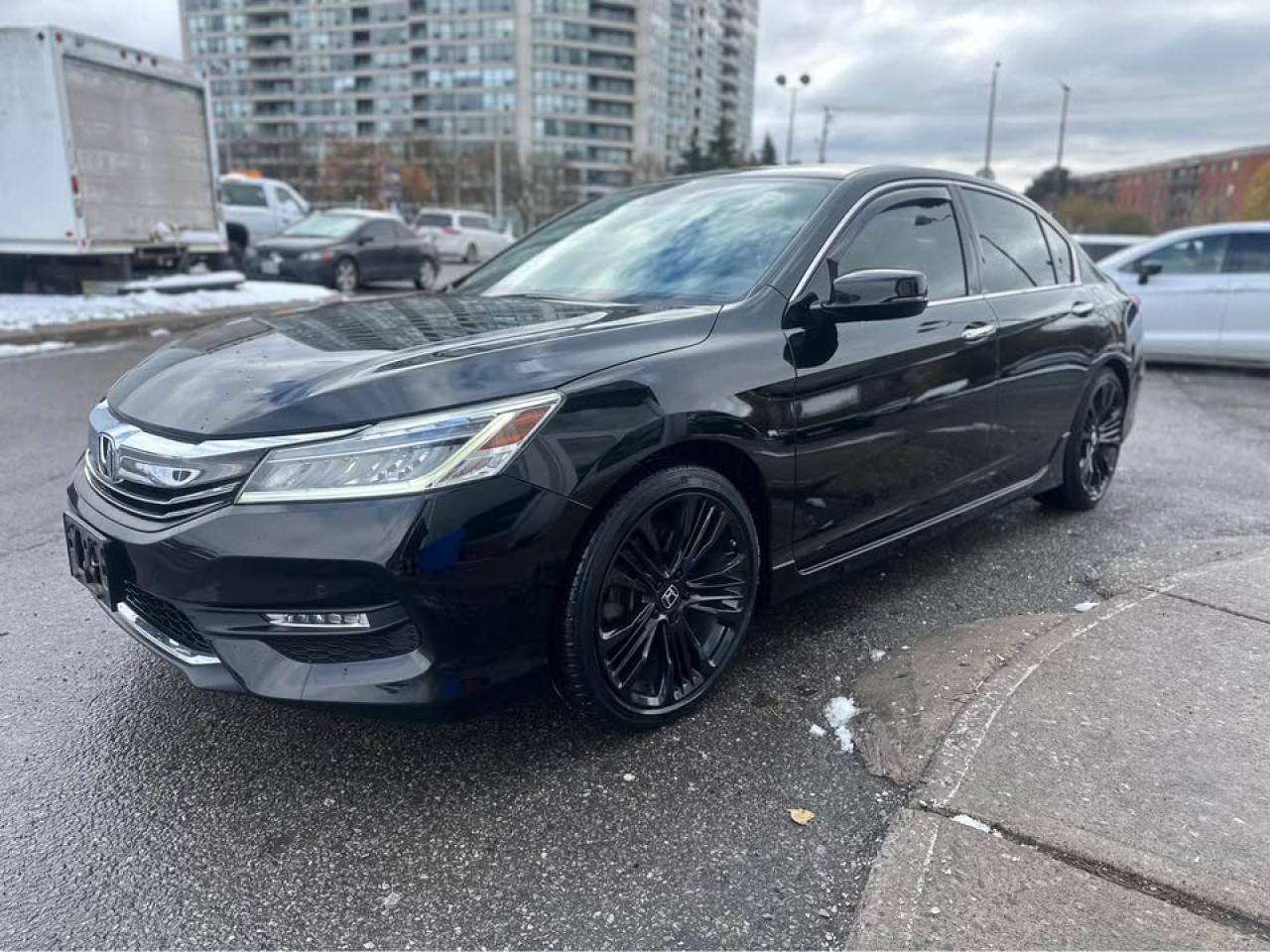 2017 Honda Accord Touring V6 Photo2