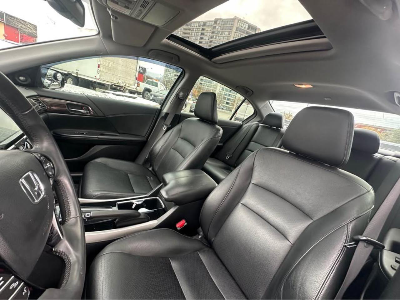 2017 Honda Accord Touring V6 Photo