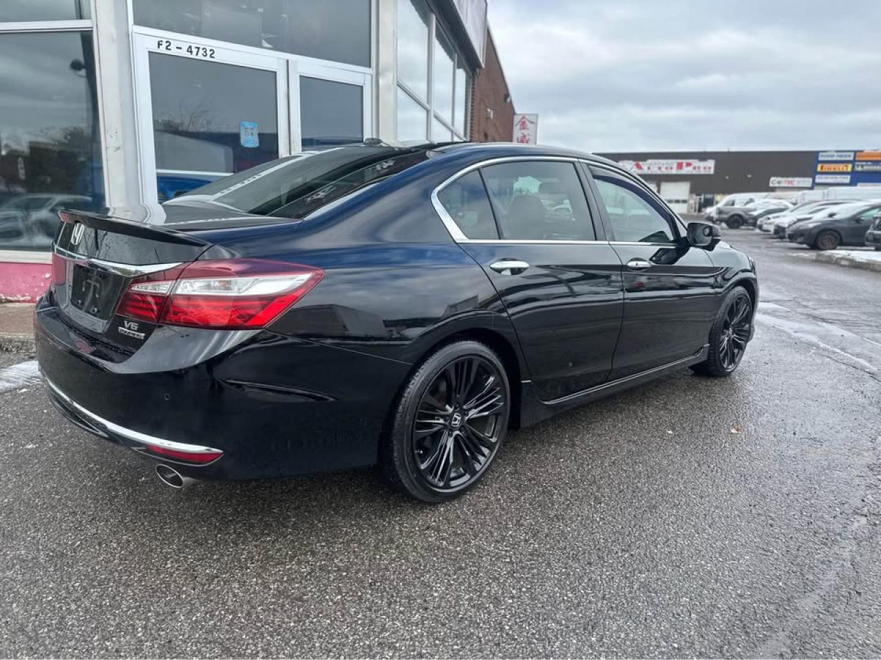 2017 Honda Accord Touring V6 Photo