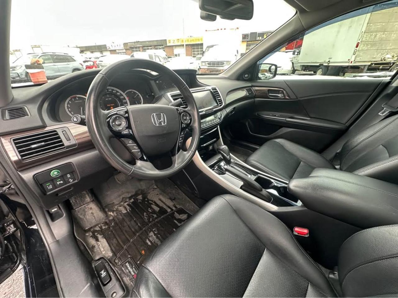 2017 Honda Accord Touring V6 Photo