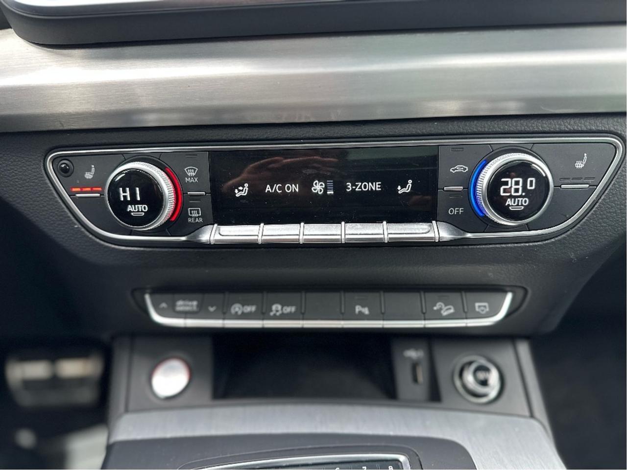 2018 Audi SQ5 Progressiv Premium Plus Photo