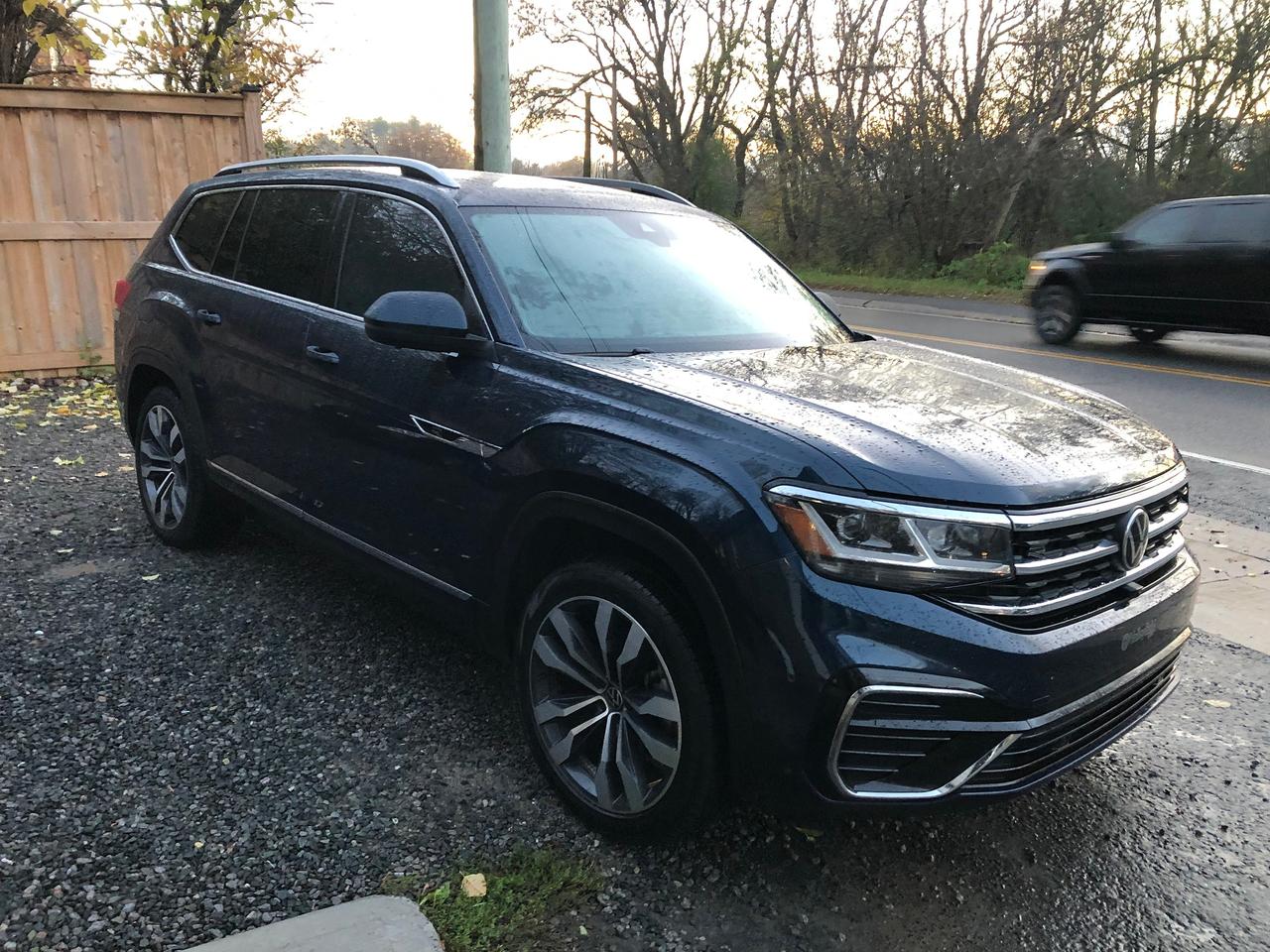 2022 Volkswagen Atlas Execline R - Photo #3