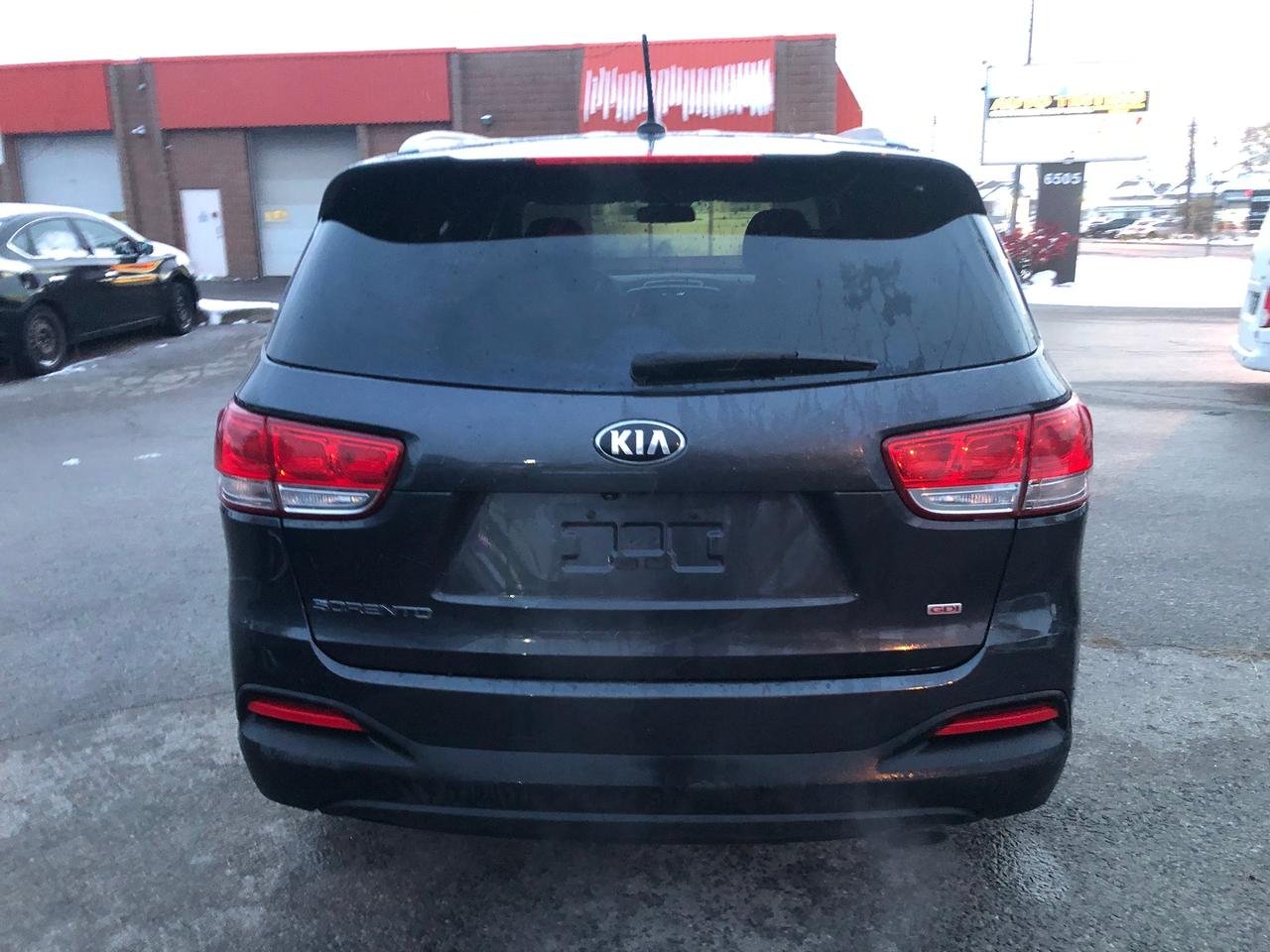 2018 Kia Sorento LX AWD - Photo #6