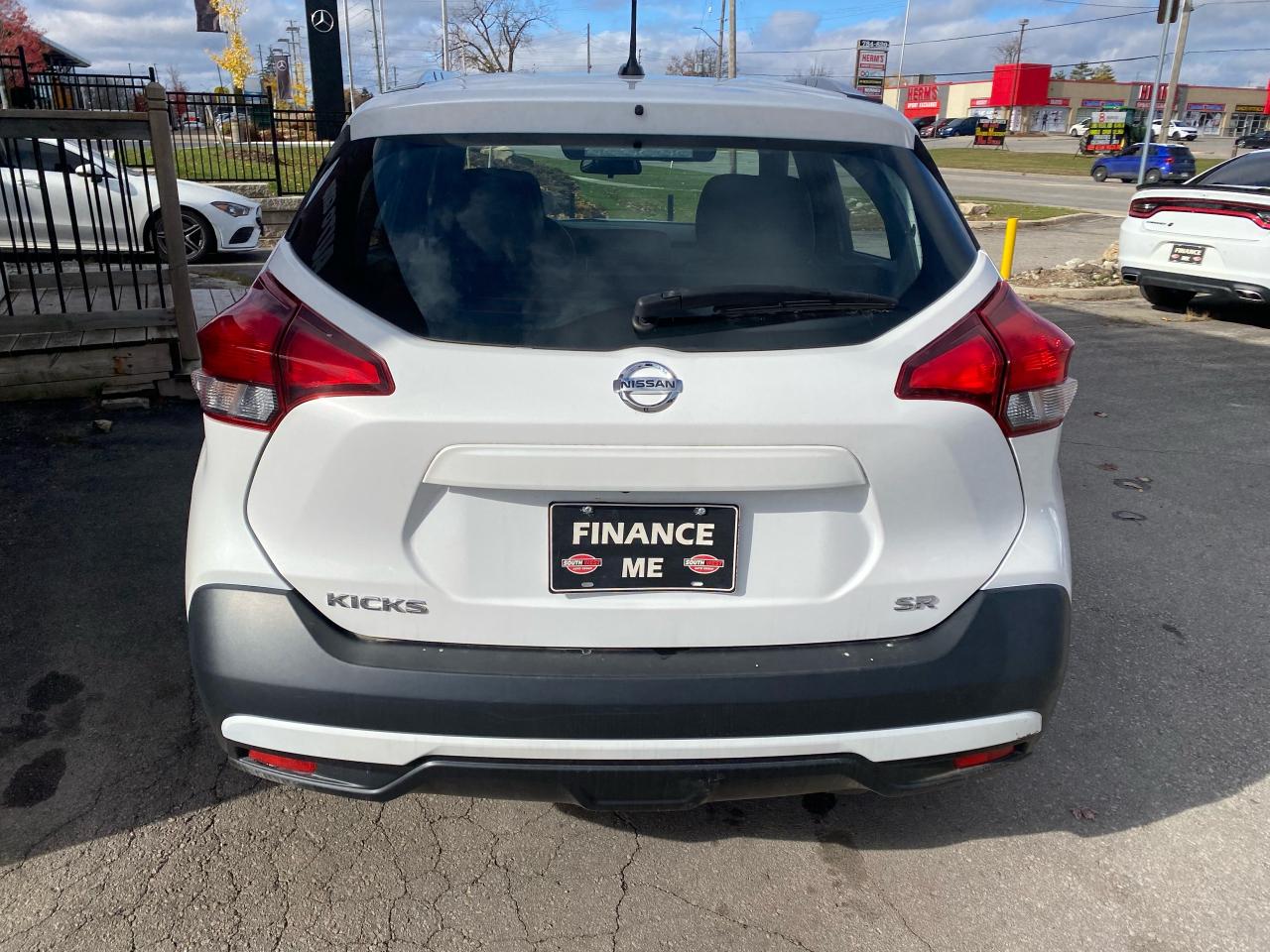 2019 Nissan Kicks SV FWD - Photo #4