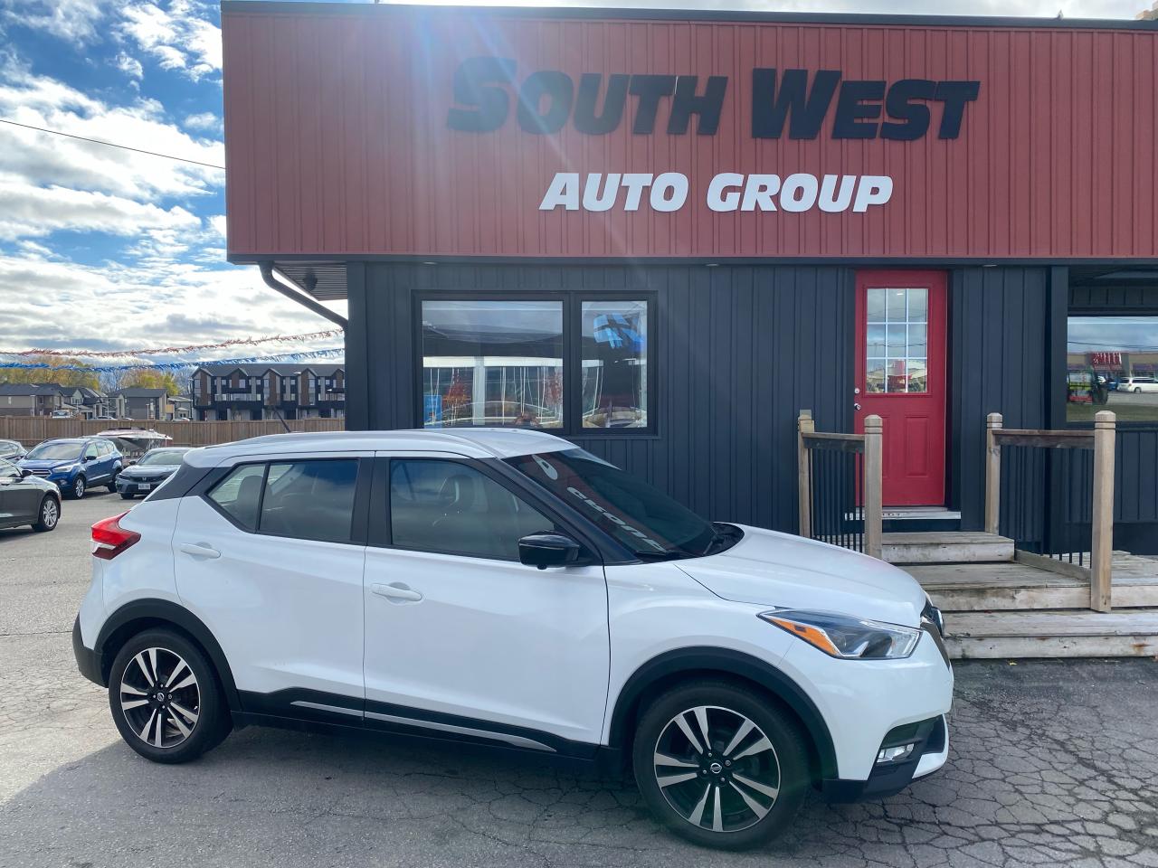 2019 Nissan Kicks SV FWD - Photo #2