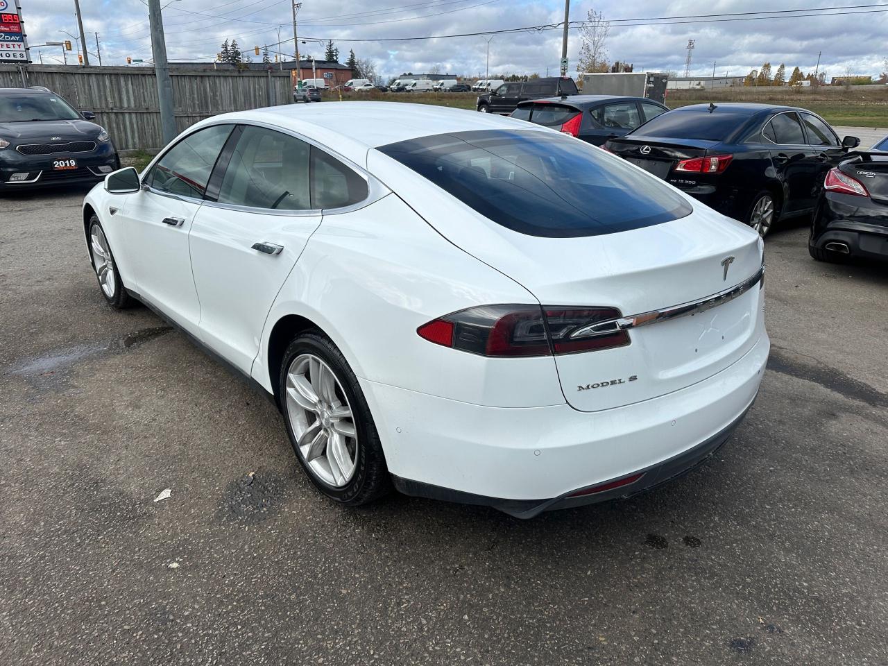 2016 Tesla Model S 85D, 35KMS, NO ACCIDENTS, FREE SUPERCHARGING, CERT - Photo #3