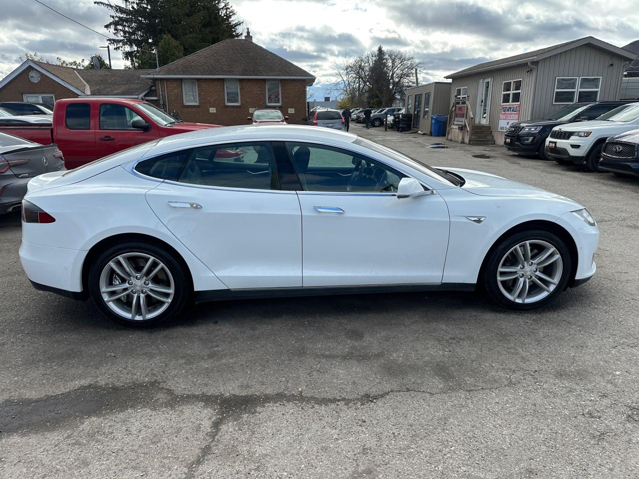 2016 Tesla Model S 85D, 35KMS, NO ACCIDENTS, FREE SUPERCHARGING, CERT - Photo #6