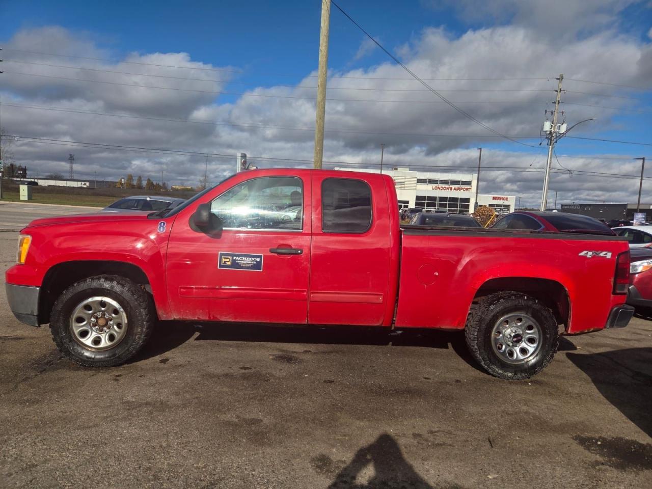 2013 GMC Sierra 1500 SLE, EXT CAB, 4X4, AUTO, V8, AS IS SPECIAL - Photo #2