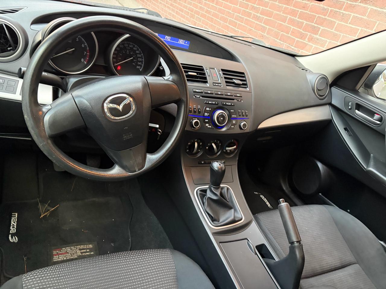 2012 Mazda MAZDA3 GX Photo