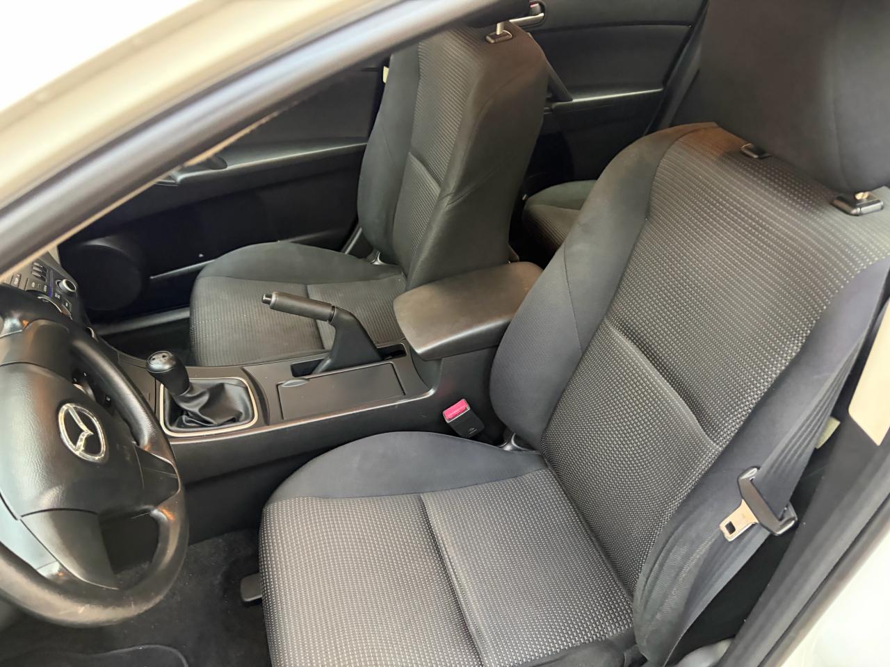 2012 Mazda MAZDA3 GX Photo