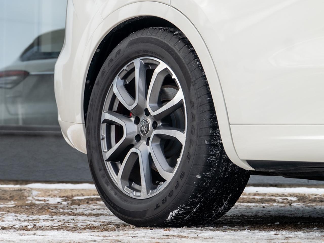 2021 Maserati Levante GranLusso 3.0L  ONLY 19,532 KMS Photo24