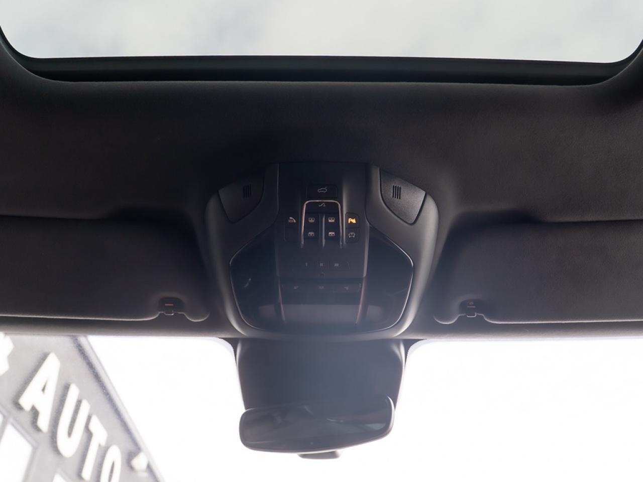 2021 Maserati Levante GranLusso 3.0L  ONLY 19,532 KMS Photo8