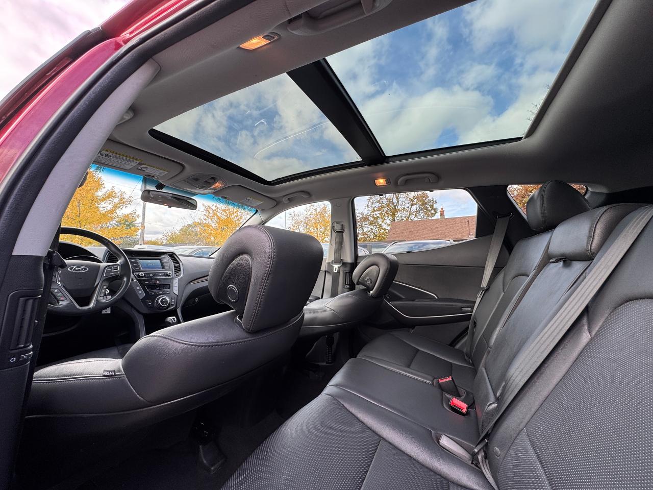 2018 Hyundai Santa Fe Sport SE AWD+New Brakes+Leather+Roof+CLEAN CARFAX Photo3