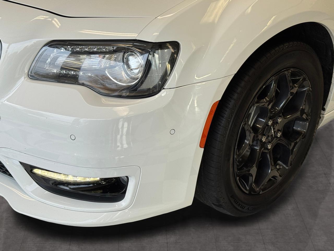 2023 Chrysler 300 300 Touring L AWD+Adaptive Cruise+Roof+Leather Photo112