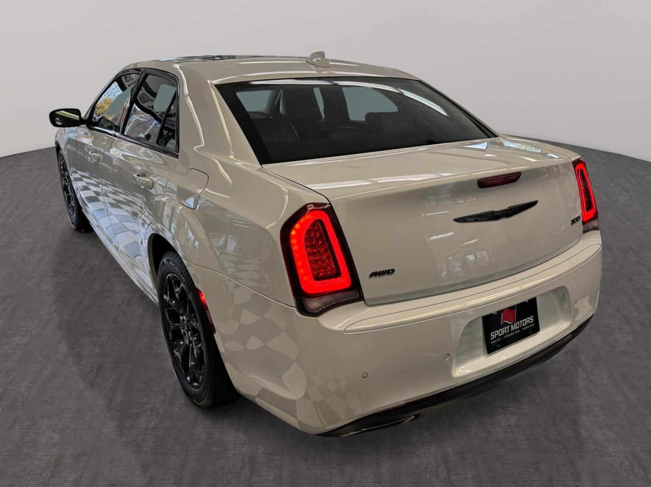 2023 Chrysler 300 300 Touring L AWD+Adaptive Cruise+Roof+Leather Photo8