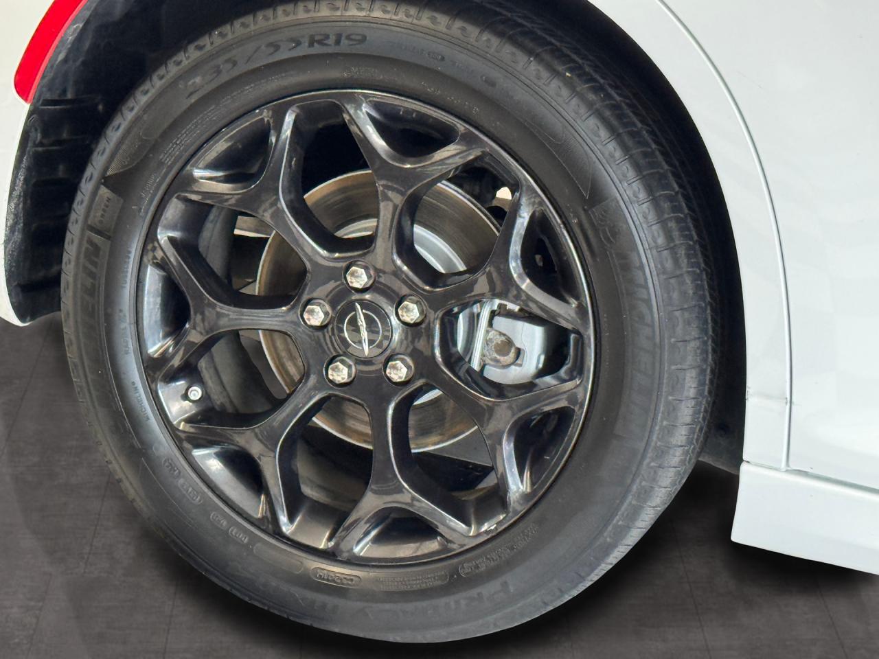 2023 Chrysler 300 300 Touring L AWD+Adaptive Cruise+Roof+Leather Photo126