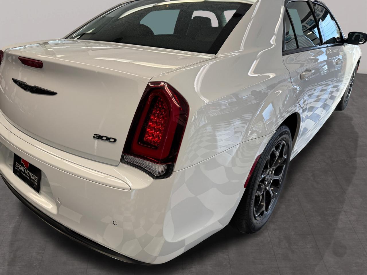 2023 Chrysler 300 300 Touring L AWD+Adaptive Cruise+Roof+Leather Photo47